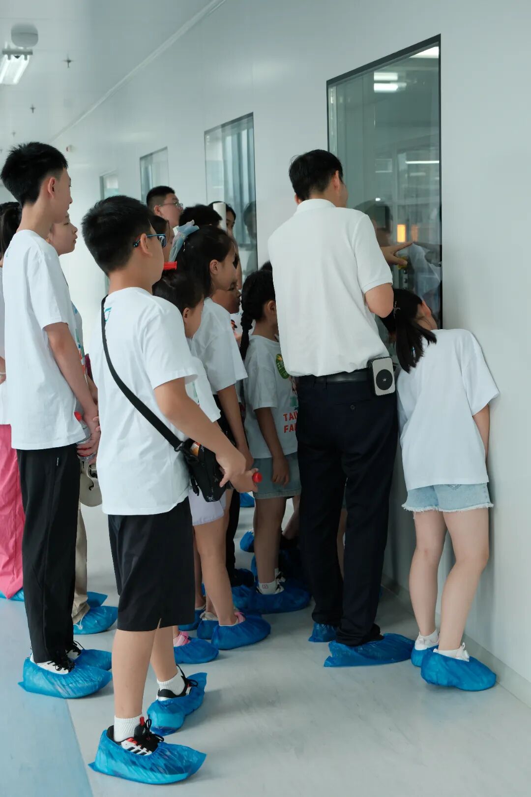 17688144398906002w0r.jpg 3.jpg